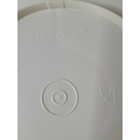 VINTAGE Tupperware Vegetable Chip Dip Round Divided Serving Dish Tray With Lid - Picture 5 of 7